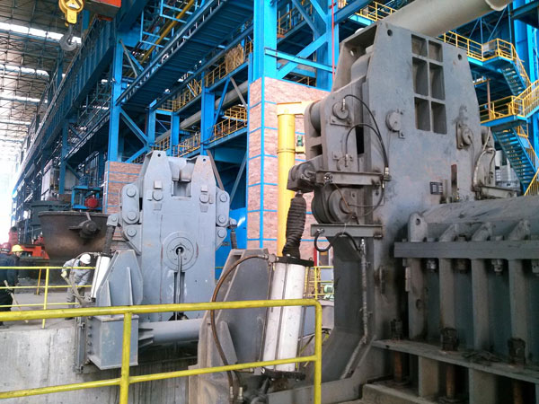 鋼水罐傾翻裝置